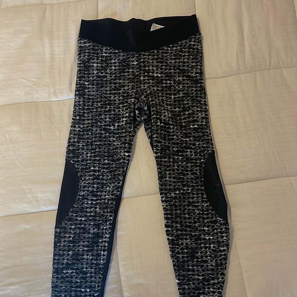 Worn once Nike Pro Hyperwarm leggings size L